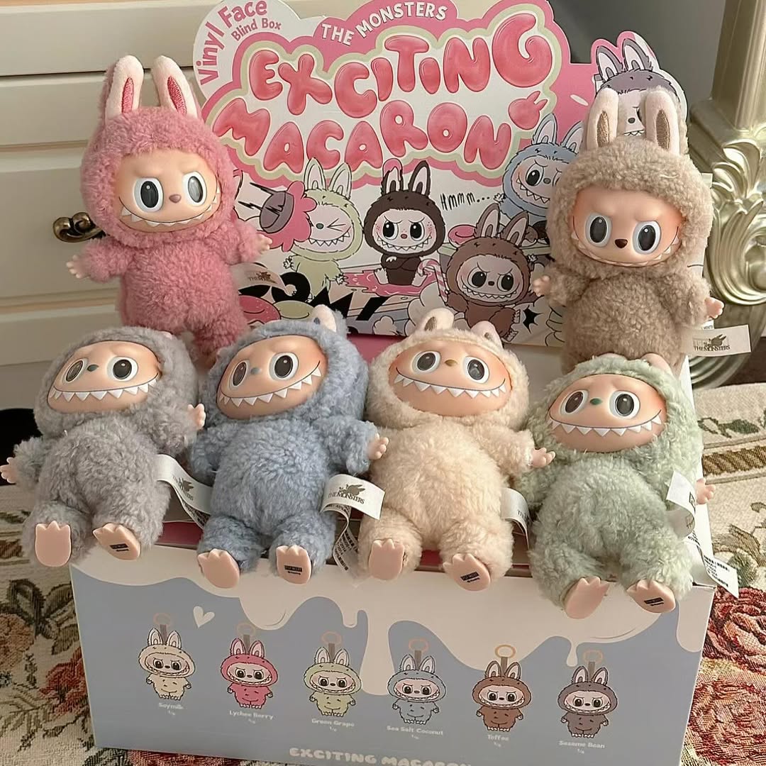 Pop Mart Labubu -  The Monsters Tasty Macarons Vinyl Face (Randon Design)